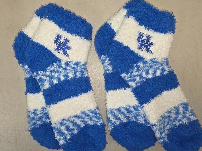 ST45 Mens NCAA KENTUCKY WILDCATS Crew Socks Lot of 2 Pair MEDIUM NEW