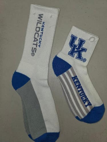 ST50 Mens NCAA KENTUCKY WILDCATS Crew Socks Lot of 2 Pair MEDIUM NEW