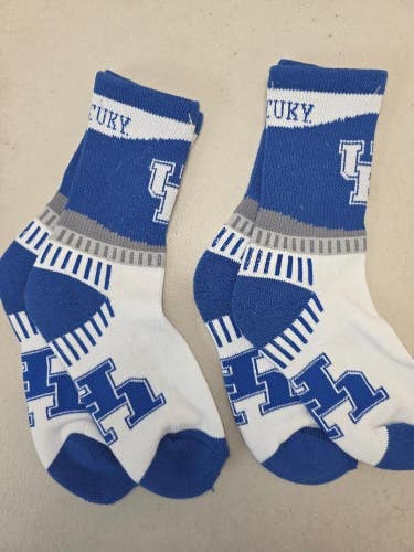 ST51 Mens NCAA KENTUCKY WILDCATS Crew Socks Lot of 2 Pair MEDIUM NEW