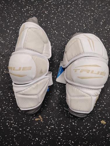 Used True ZERO LYTE Lacrosse Arm Pads/Guards White MD 11849-S000044726