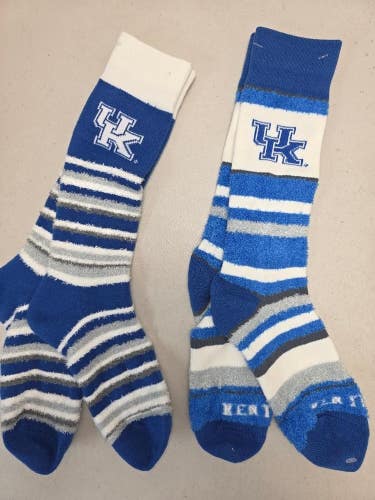 ST40 NCAA KENTUCKY WILDCATS Crew Socks Lot of 2 Pair OSFM ONE SIZE FITS MOST New