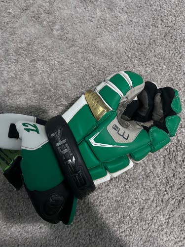 Maverik M4 Lacrosse Gloves (Used)