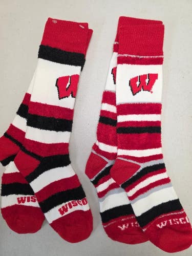 ST23 NCAA WISCONSIN BADGERS Crew Socks Lot of 2 Pair OSFM ONE SIZE FITS MOST New