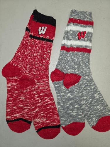 ST28 Mens NCAA WISCONSIN BADGERS Crew Socks Lot of 2 Pair LARGE New