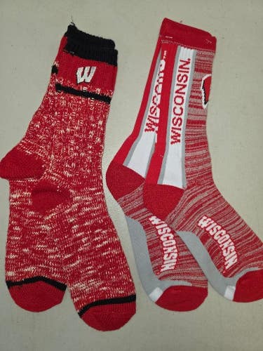ST43 Mens NCAA WISCONSIN BADGERS Crew Socks Lot of 2 Pair LARGE New
