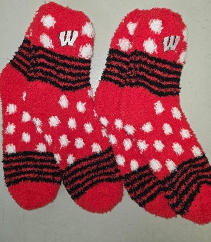 ST47 Mens NCAA WISCONSIN BADGERS Crew Socks Lot of 2 Pair LARGE New