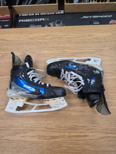 Size 10.5 Fit 3 Bauer Vapor Hyperlite 2 Hockey Skates Pro Stock 10.5 (Used)