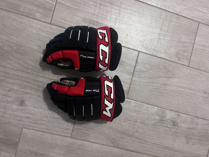 CCM Tacks 4 Roll Pro Gloves 14" (Used)