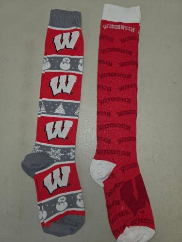 ST40 Mens NCAA WISCONSIN BADGERS Crew Socks Lot of 2 Pair MEDIUM New