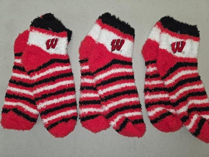 ST50 Mens NCAA WISCONSIN BADGERS Crew Socks Lot of 3 Pair MEDIUM New