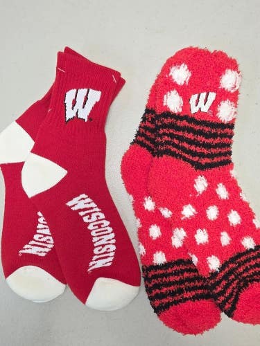 ST57a Mens NCAA WISCONSIN BADGERS Crew Socks Lot of 2 Pair LARGE New