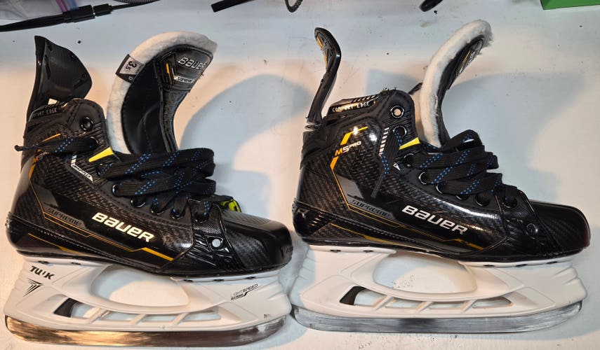 Bauer Supreme M5 Pro Hockey Skates Regular Width Size 3 EXCELLENT