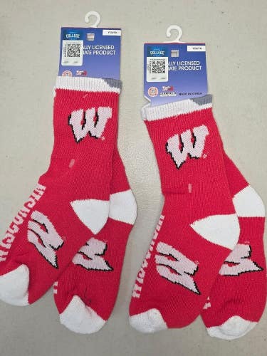 ST63 YOUTH NCAA WISCONSIN BADGERS Crew Socks Lot of 2 Pair YOUTH 1-3 New