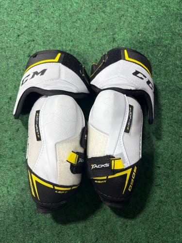 Senior Extra Large CCM Tacks 9060 Elbow Pads (Used)