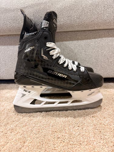 2022 Bauer Supreme Mach Hockey Skates Regular Width 6.5 (Used)
