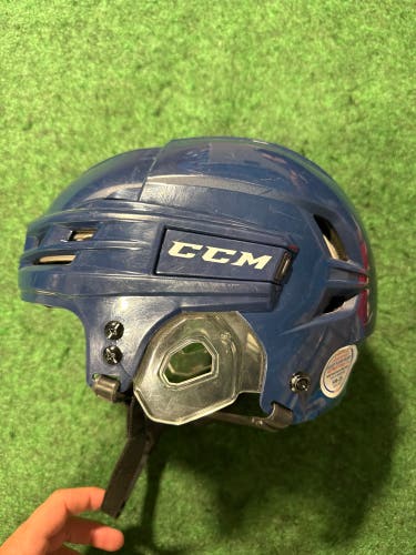 Blue Large CCM Tacks 910 Helmet (Used)