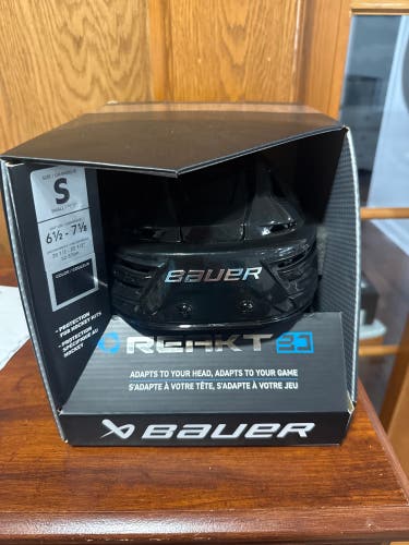 Small Bauer RE-AKT 3D Helmet (New)