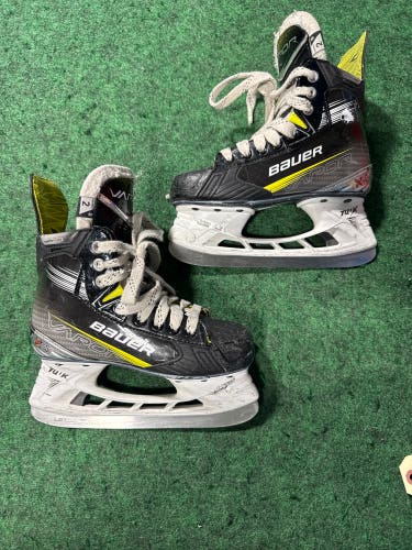Junior Bauer Vapor X4 Hockey Skates (Regular) Size 2 (Used)