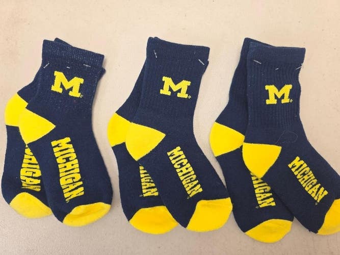 ST1a YOUTH 1-3 NCAA MICHIGAN WOLVERINES Crew Socks Lot of 3 Pair New
