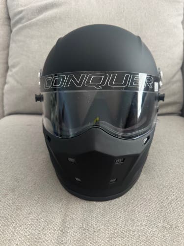 NEW Conquer SA2020 Full Face Racing Helmet – Large + Bag