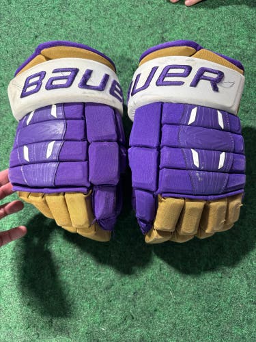 Purple Senior Bauer Pro Series Gloves 15" (Used) | St. Michael's College
