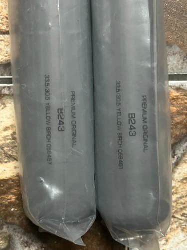 2 Bats (B45) (-3) 30.5 oz 33.5" (New) Model B243 Premium Signature Yellow Birch.