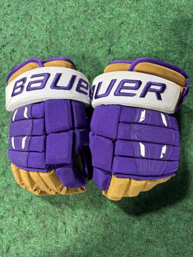 Purple Senior Bauer Pro Series Gloves 14" (Used) | St. Michael's College