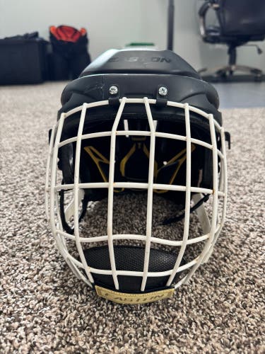 Medium Easton E700 Helmet/Cage Combo (Used)