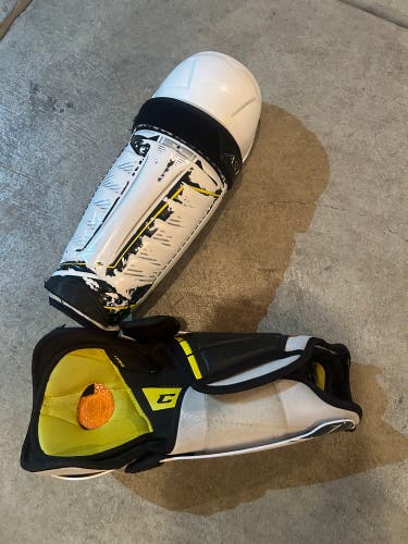 Senior CCM Super Tacks AS1 14" Shin Pads (Used)