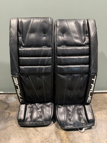 32" True Catalyst 9X3 Goalie Leg Pads (Used)