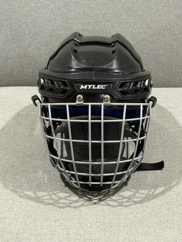 Mylec MK7 Roller/Street Hockey Helmet with Cage Size Medium Top Condition (Used)