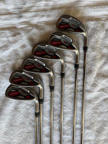 Men's 2017 Wilson Staff D300 Right Handed Iron Set Uniflex (Used)