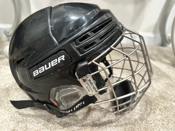 Medium Bauer Re-Akt 75 Helmet (Used)