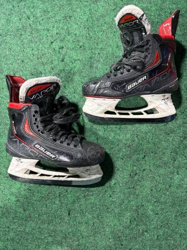 Junior Bauer Vapor 3X Pro Hockey Skates (Regular) Size 3 (Used)