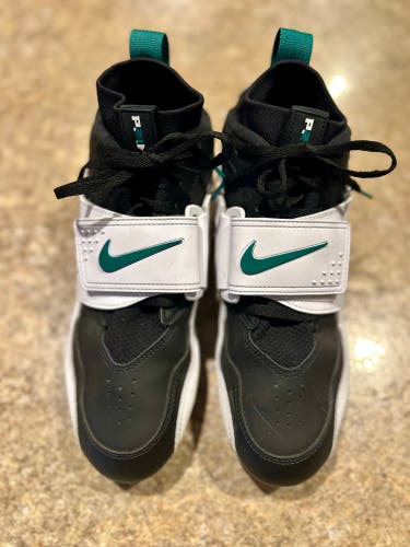 Men's Size M 8.0 (W 9.0) Nike Cleats (New)