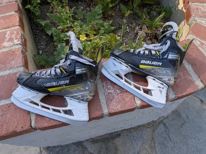 Bauer Vapor X4 Hockey Skates Regular Width Size 2 (Used)