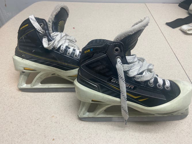 2015 Bauer Supreme One.9 Hockey Goalie Skates Regular Width Size 5 (Used)
