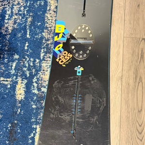 Burton Flying V Snowboard Without Bindings 158 cm (Used)