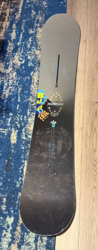 Burton Flying V Snowboard Without Bindings 158 cm (Used)