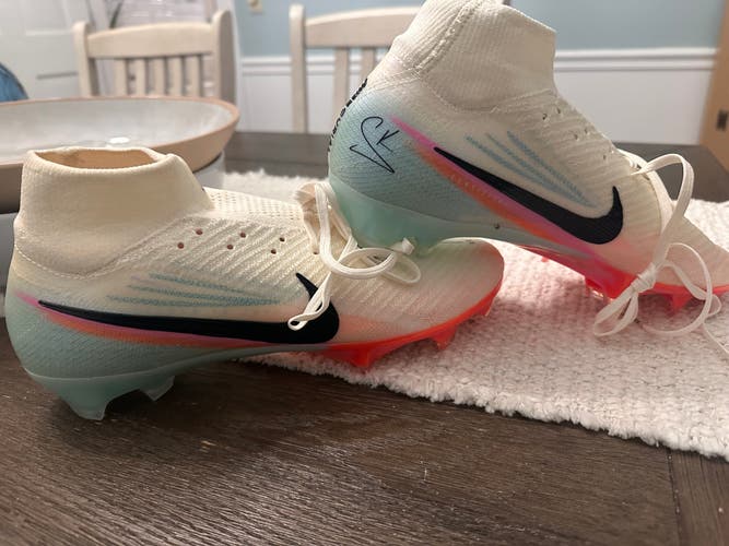 White Unisex Size M 9.0 (W 10.0) Nike Superfly Cleats (New)