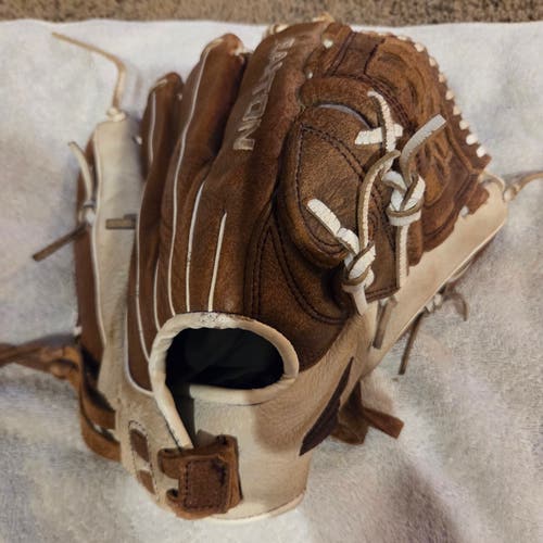 Easton RH Natural Series Fastpitch Softball Glove 12.5" Game Ready Glove