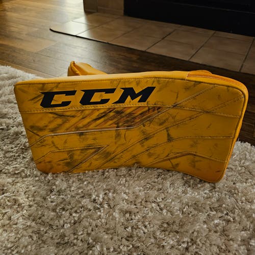 CCM Axis Pro Regular (Used)