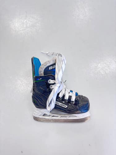 Used Bauer XLP Youth Hockey Skate Youth 07.0 11860-S000316423