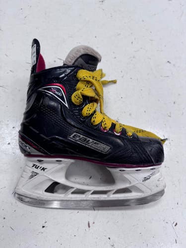 Used Bauer X500 Junior Hockey Skate Junior 01 11860-S000316394
