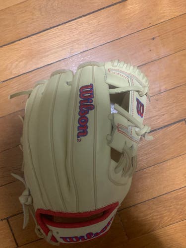 Wilson A1000 RH Infield Baseball Glove 11.75" (Used)