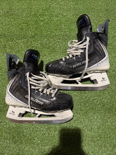 Bauer Vapor FlyLite Hockey Skates | Size 4 Fit 1