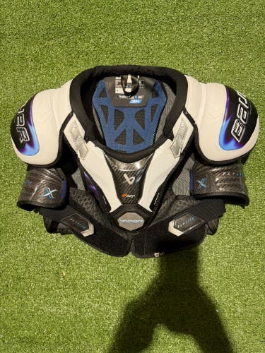 Bauer Vapor FlyLite Shoulder Pads | Junior Small