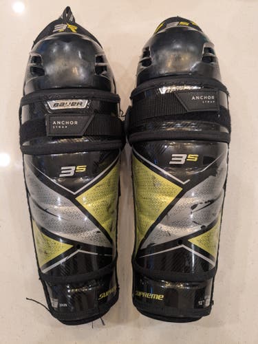 Intermediate Bauer Supreme 3S 12" Shin Pads (Used)
