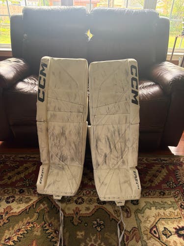 34" 2023 CCM EFlex 6.5 Goalie Leg Pads (Used)