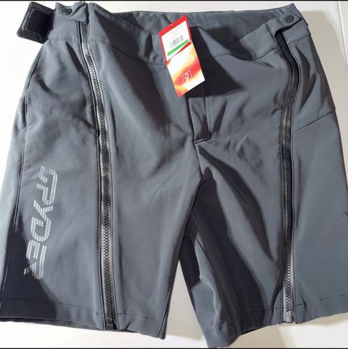 Spyder Training Shorts size L NEW